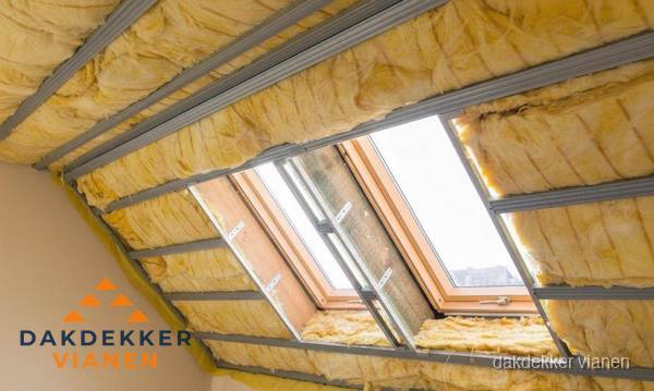 Dakisolatie met glaswol op zolder in Vianen Dakisolatie met glaswol op zolder in Vianen