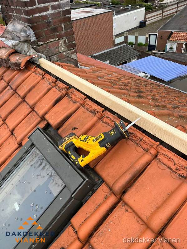 Afgewerkt plat dak met bitumen dakbedekking in Vianen Afgewerkt plat dak met bitumen dakbedekking in Vianen